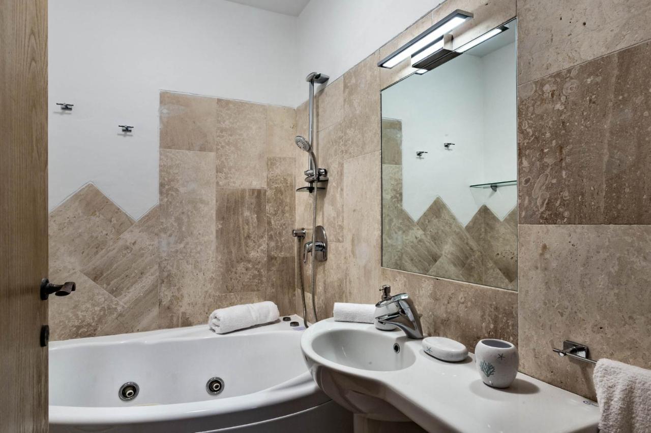 Iconic Luxury Suites Abbiadori Zewnętrze zdjęcie